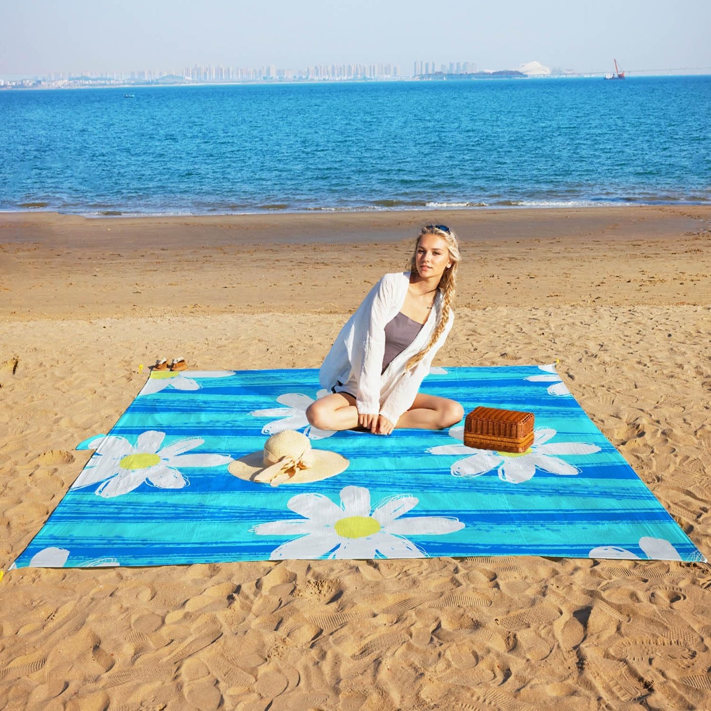 Daisy Beach Blanket Sandproof Waterproof Extra Large for 1-6 Adults Size 79"X79" with Ground Mails,Pouch Bag, anti Sand,Skin Friendly Machine Washable Outdoor Blanket