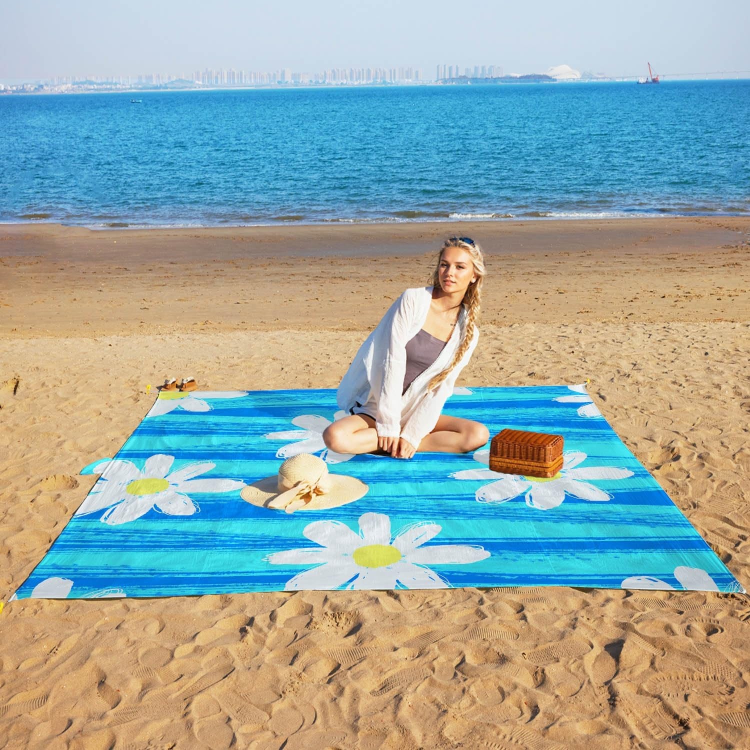 Daisy Beach Blanket Sandproof Waterproof Extra Large for 1-6 Adults Size 79"X79" with Ground Mails,Pouch Bag, anti Sand,Skin Friendly Machine Washable Outdoor Blanket